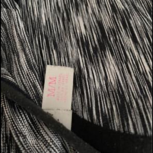 sports bra - Picture 3 of 3